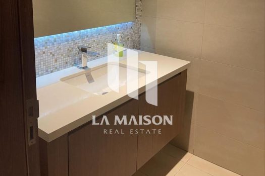 Single Row | Middle Unit | Private Garden