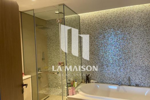 Single Row | Middle Unit | Private Garden