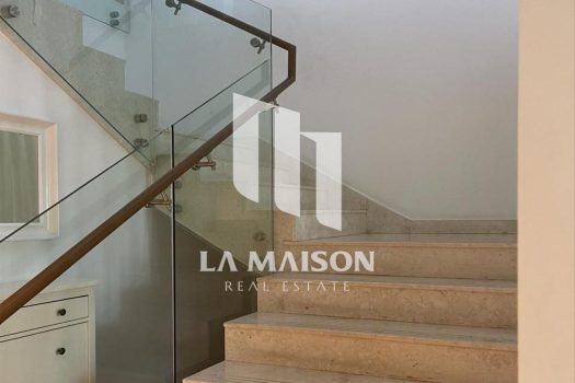 Single Row | Middle Unit | Private Garden