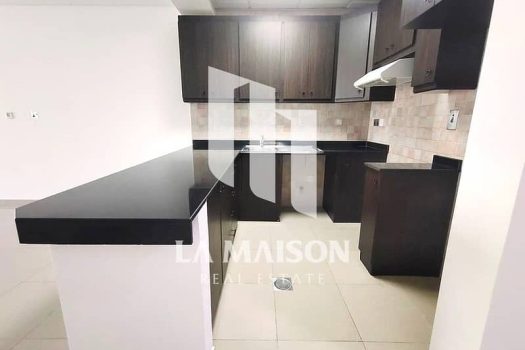 Full Lake View | Spacious ST | Rent Refund