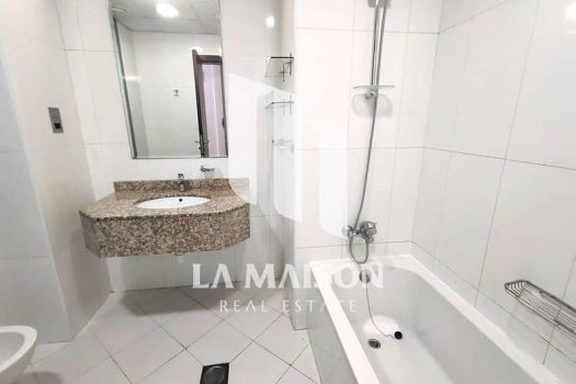 Full Lake View | Spacious ST | Rent Refund