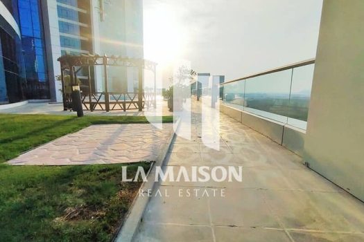 Full Lake View | Spacious ST | Rent Refund