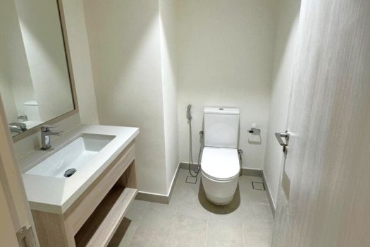 Single Row Mid | Elegant Living | Big Yard