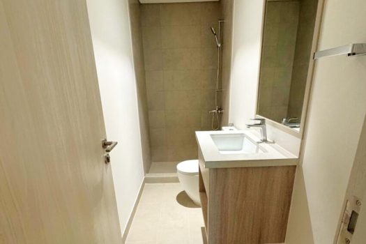 Single Row Mid | Elegant Living | Big Yard