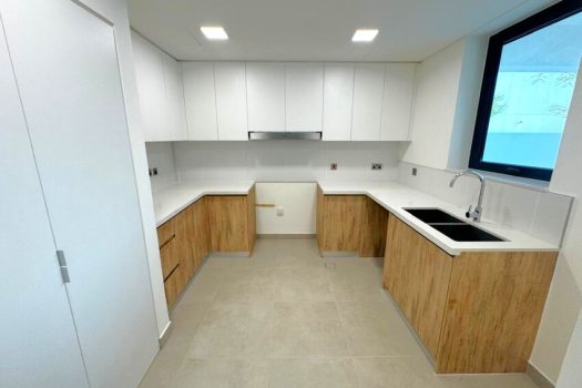 Single Row Mid | Elegant Living | Big Yard