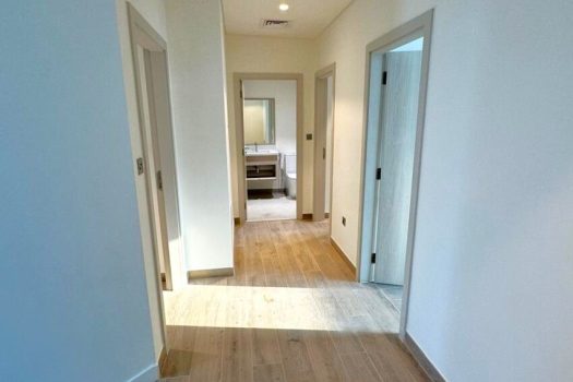 Single Row Mid | Elegant Living | Big Yard