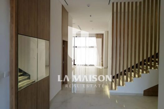 High Ceiling | Luxurious Living 5BR | Single Row