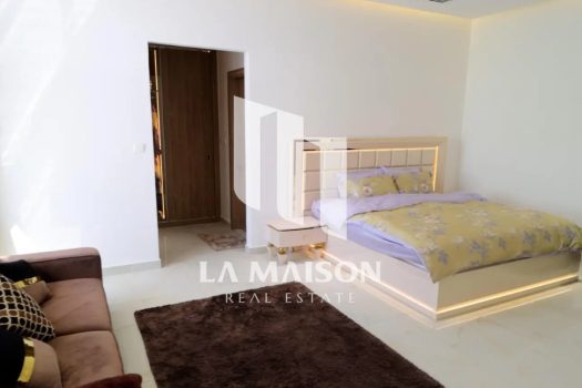 High Ceiling | Luxurious Living 5BR | Single Row