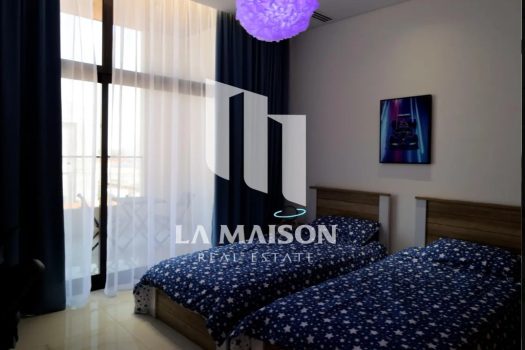 EXCLUSIVE | Single Row | Corner | High Ceiling